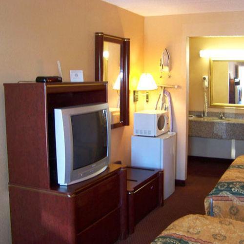 Bayside Inn Pinellas Park - Clearwater الغرفة الصورة
