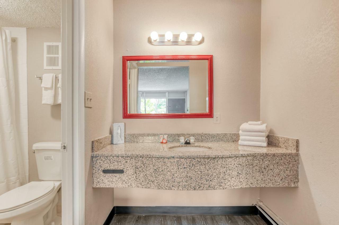 Bayside Inn Pinellas Park - Clearwater المظهر الخارجي الصورة